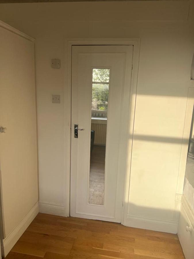 Lovely First Floor Flat-2 런던 외부 사진