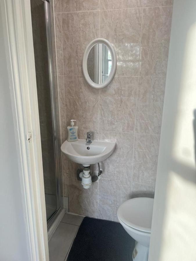 Lovely First Floor Flat-2 런던 외부 사진